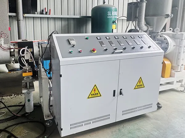 Máquina para fabricación de mangueras planas de PE