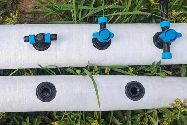 Manguera plana preperforada